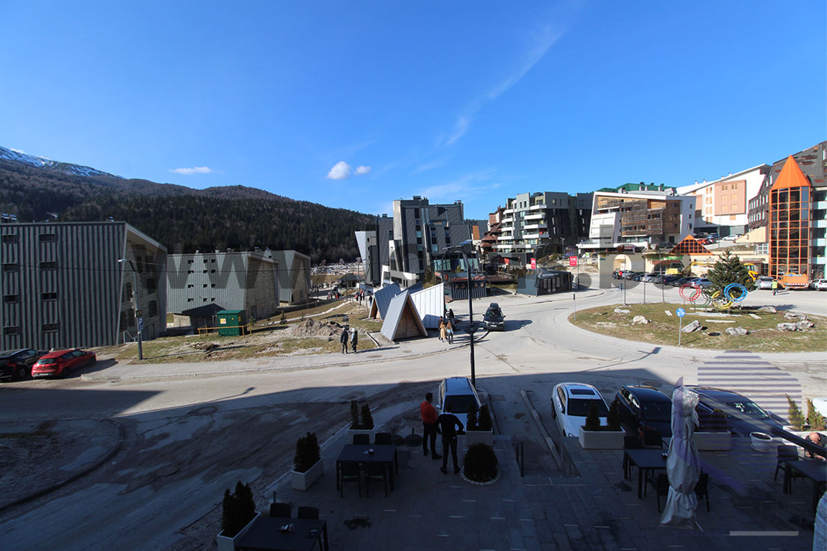 16.-pogled.jpg