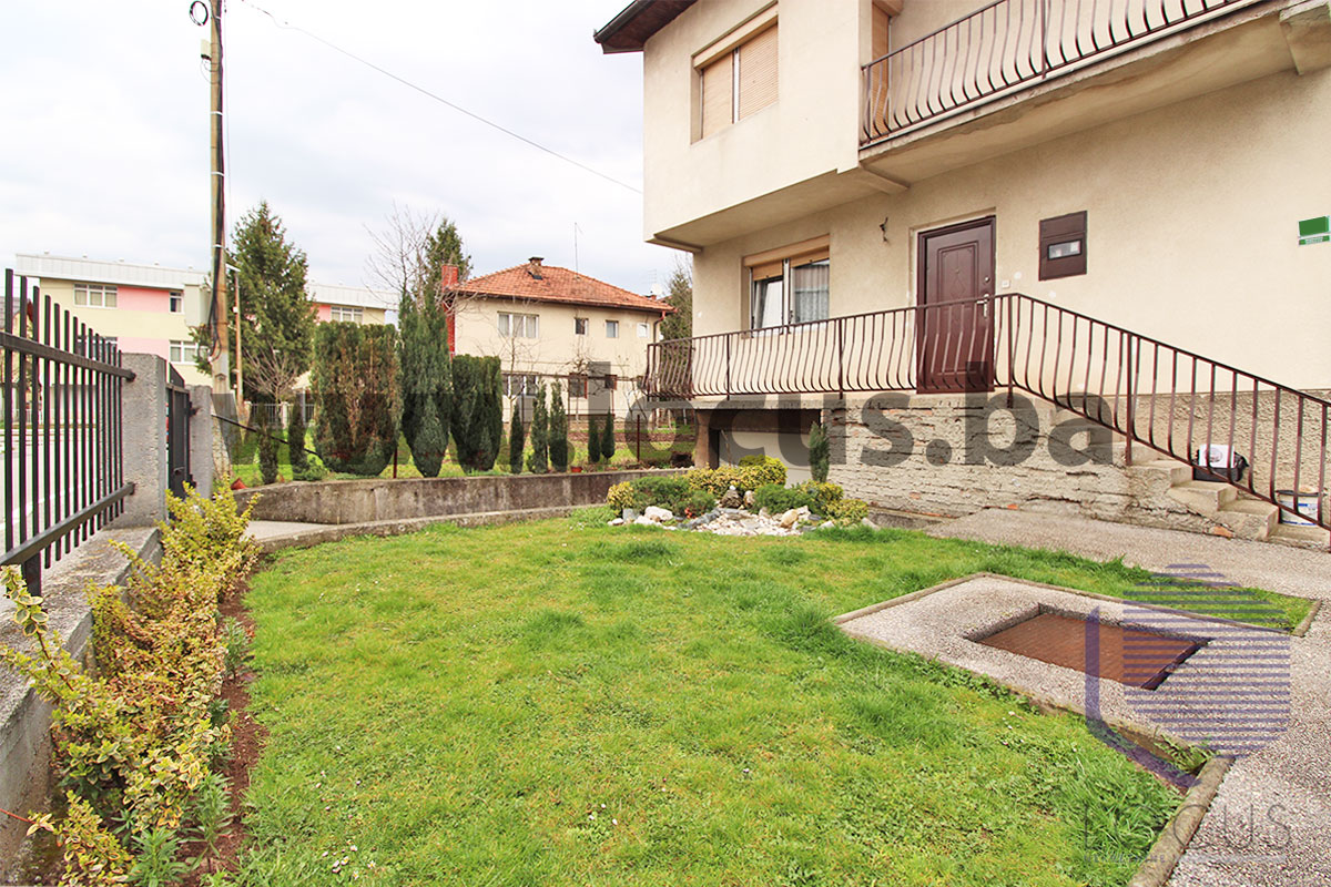 14-Dvorište.jpg