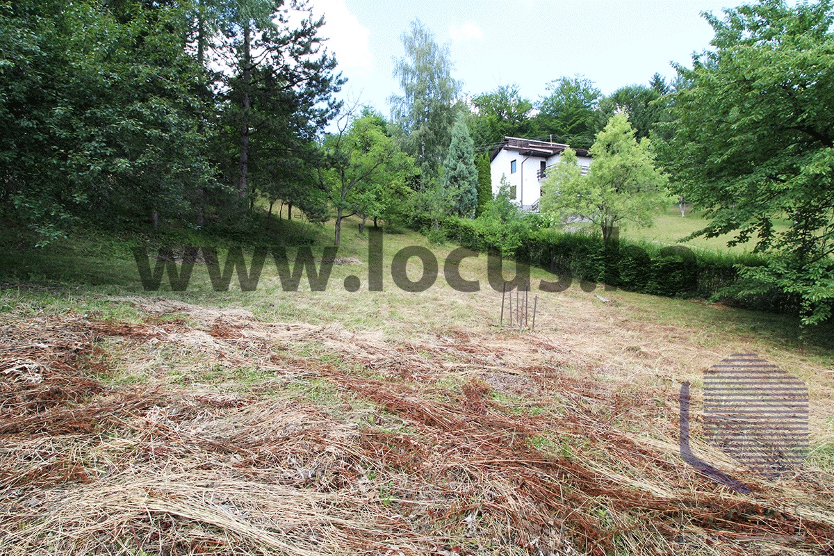 6-Dvorište-2.jpg