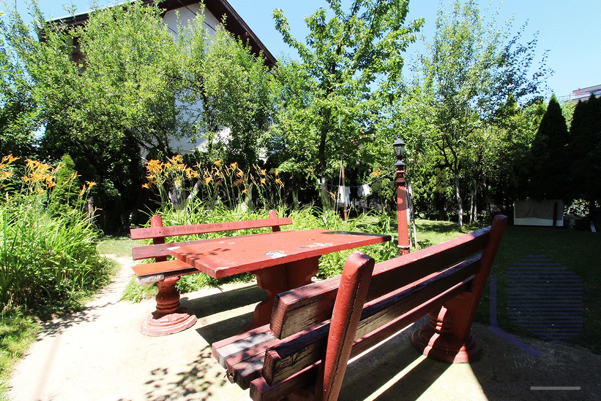 6-Dvorište-2.jpg