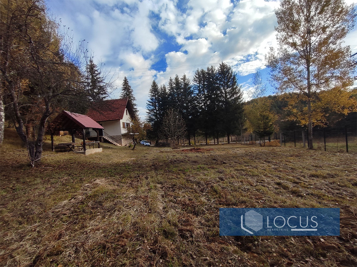 16-Dvorište-sl.-3.jpg