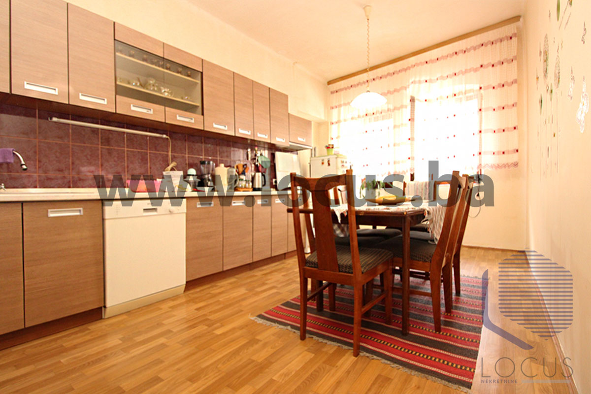 10Kuhinja-sa-trpezarijom-sl1.jpg