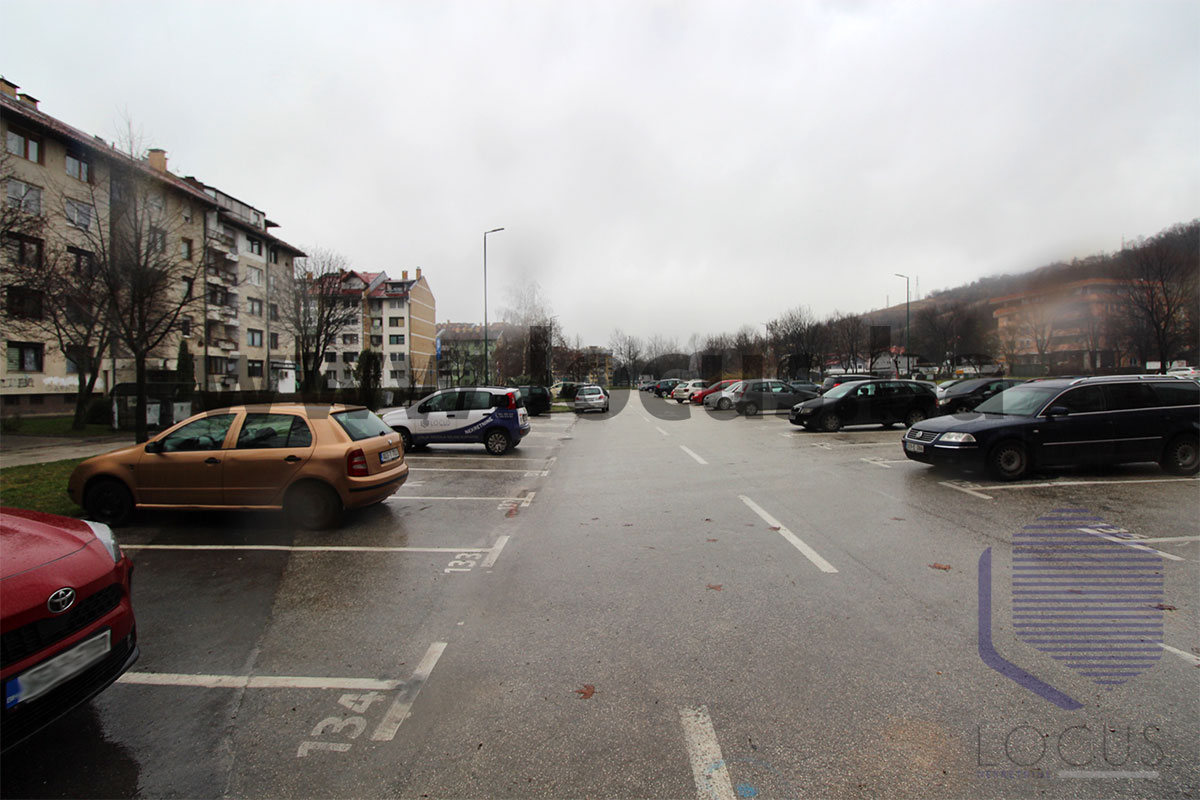 16Parking.jpg